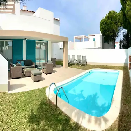 Villa 5 Min. Walk To The Beach فيلة ألفور